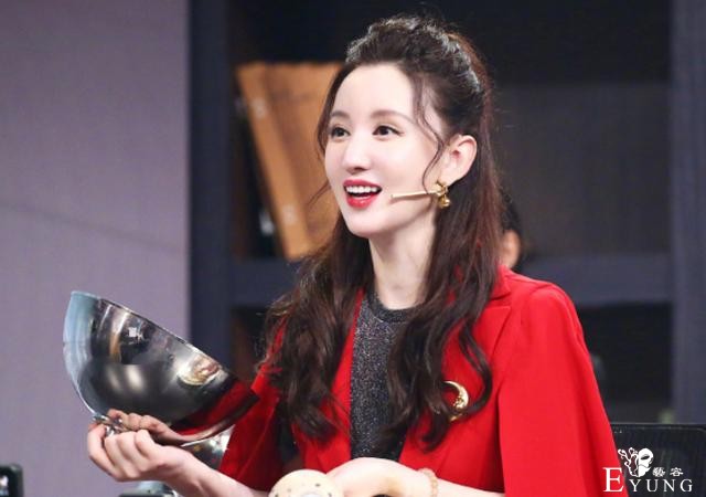 张萌眼光有多“毒”？上综艺挖人成功，还有意跟虞书欣赵小棠合作-1.jpg