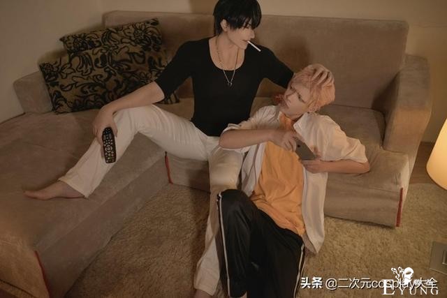 《19天》贺天&莫关山cos，二次元既视感，我已经被帅到了-1.jpg