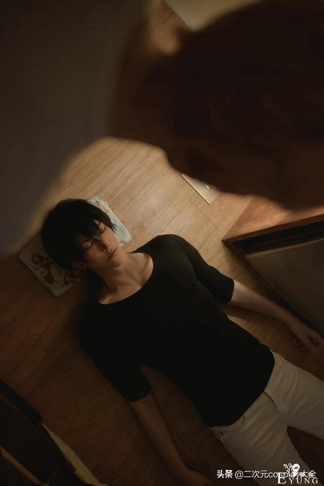 《19天》贺天&莫关山cos，二次元既视感，我已经被帅到了-2.jpg