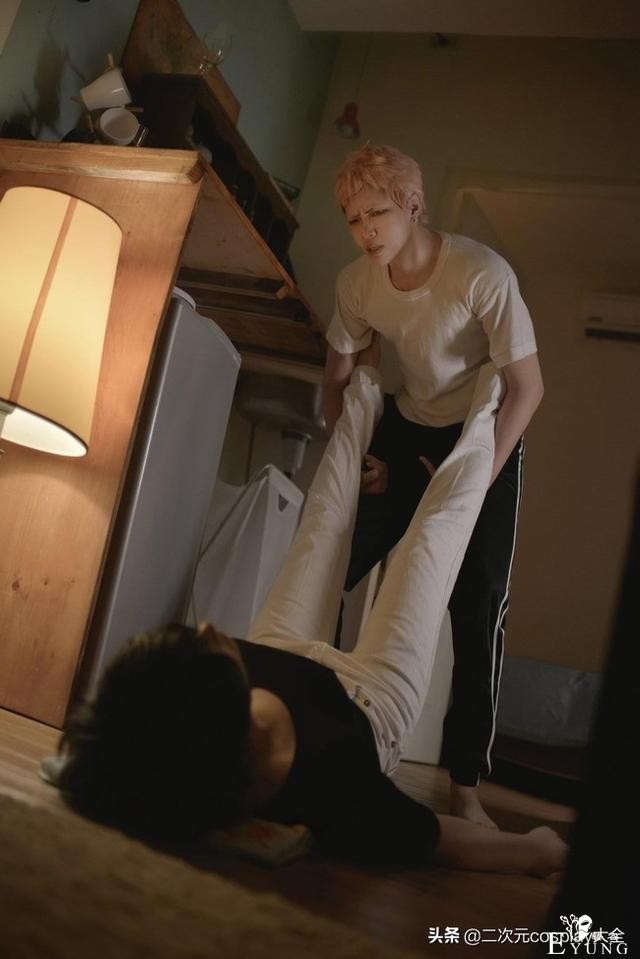 《19天》贺天&莫关山cos，二次元既视感，我已经被帅到了-3.jpg