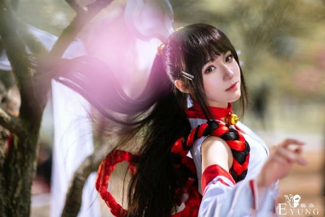 两组国人Coser扮演的人气游戏《王者荣耀》角色伽罗！颜值很高哦-3.jpg