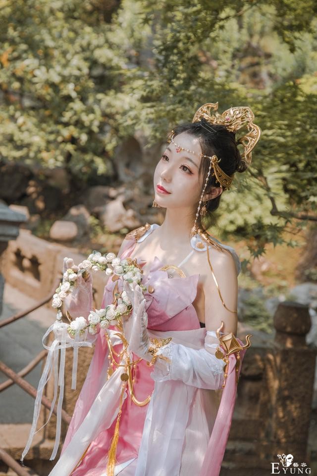 三位气质COSER扮演的国产游戏《剑网情缘3》七秀派角色！很有仙气-25.jpg