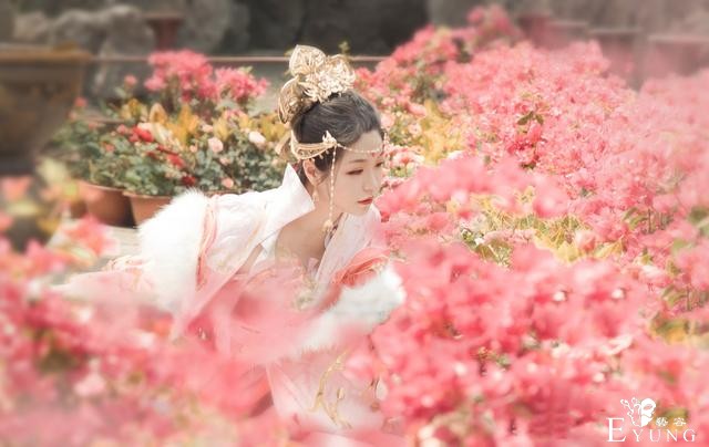 三位气质COSER扮演的国产游戏《剑网情缘3》七秀派角色！很有仙气-28.jpg