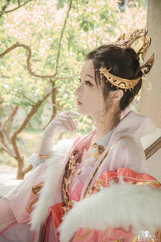 三位气质COSER扮演的国产游戏《剑网情缘3》七秀派角色！很有仙气-31.jpg
