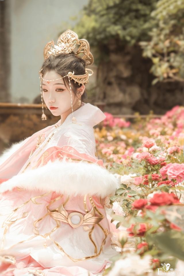 三位气质COSER扮演的国产游戏《剑网情缘3》七秀派角色！很有仙气-30.jpg