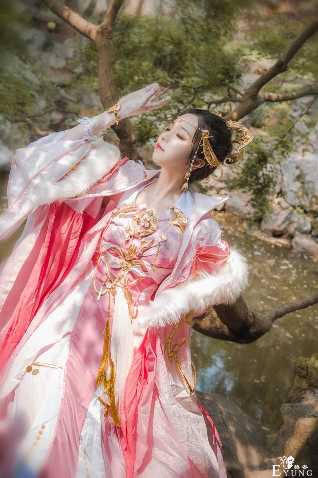 三位气质COSER扮演的国产游戏《剑网情缘3》七秀派角色！很有仙气-33.jpg