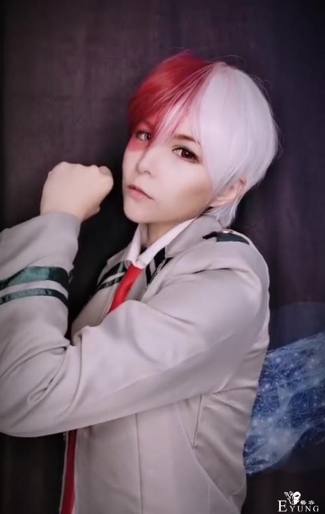 孩子妈也出Cos？表面上是美少女，背地里是三个孩子的妈-3.jpg