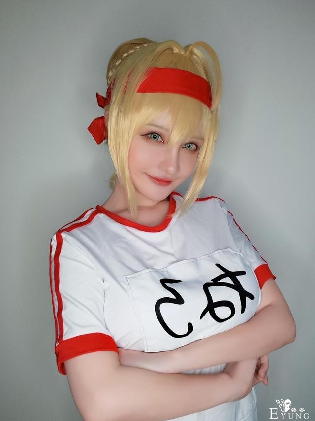 网上有很多美少女cos截图都是她，超令人羡慕的一个完美女孩-4.jpg