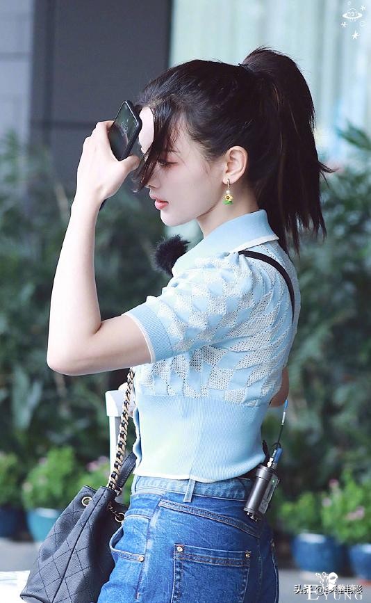 赵丽颖后又一位当红女星录《中餐厅》，路透照曝光：身材难分伯仲-6.jpg