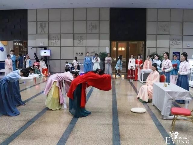美若惊鸿，诗情画意...淄博这家汉服体验馆太美了！现在还能免费体验-18.jpg