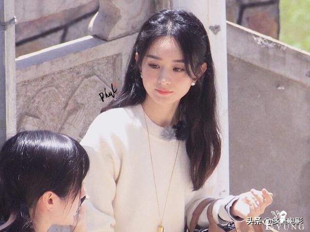 赵丽颖加盟《中餐厅》，接替杨紫担任前台，没想到待遇比之前还好-1.jpg