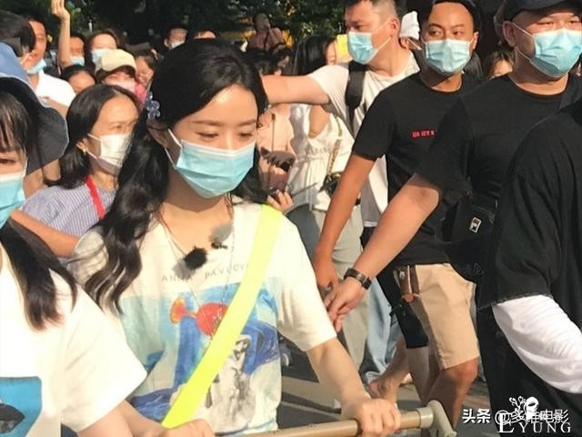 赵丽颖加盟《中餐厅》，接替杨紫担任前台，没想到待遇比之前还好-7.jpg