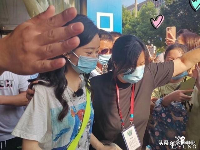 赵丽颖加盟《中餐厅》，接替杨紫担任前台，没想到待遇比之前还好-8.jpg