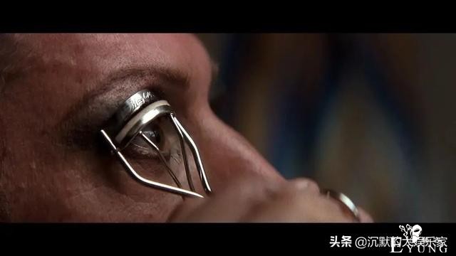 10部惊掉下巴的变装电影：女装大佬硬核起来，让美少女自愧不如-12.jpg