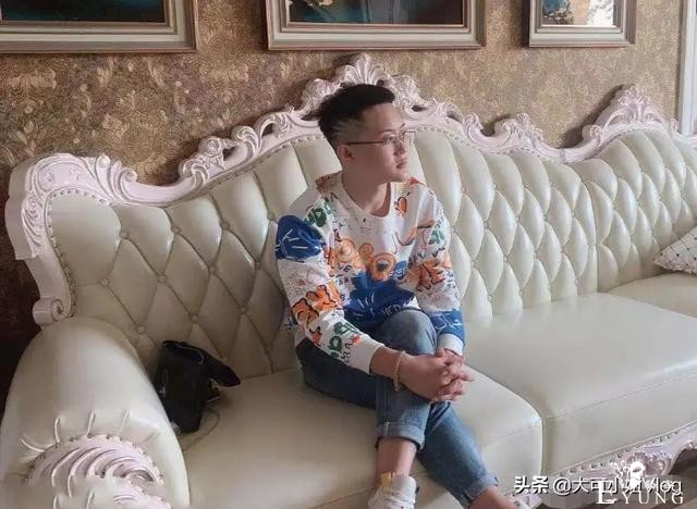 小伙男扮女装4年买房买车，今减掉齐腰长发做回男人：我想娶媳妇-6.jpg
