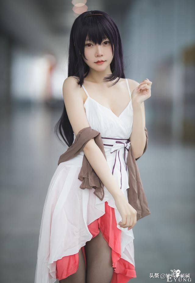 动漫展美女黑丝长腿性感cos写真，低领吊带美腿黑丝高跟-2.jpg
