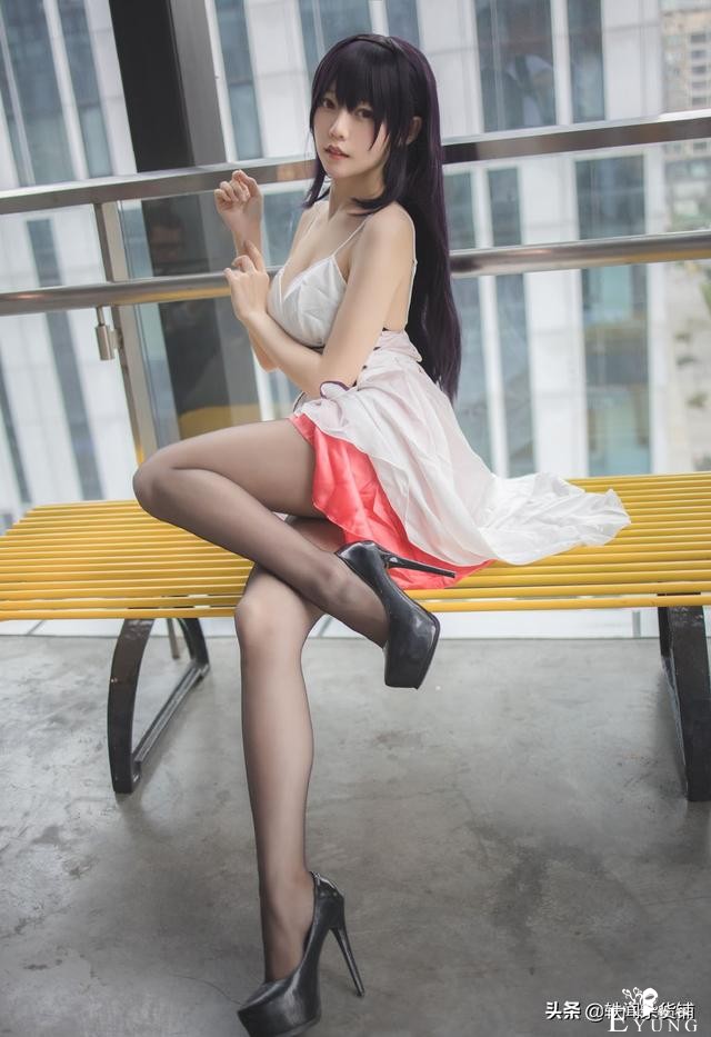 动漫展美女黑丝长腿性感cos写真，低领吊带美腿黑丝高跟-4.jpg