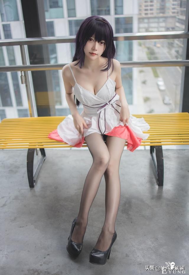 动漫展美女黑丝长腿性感cos写真，低领吊带美腿黑丝高跟-8.jpg