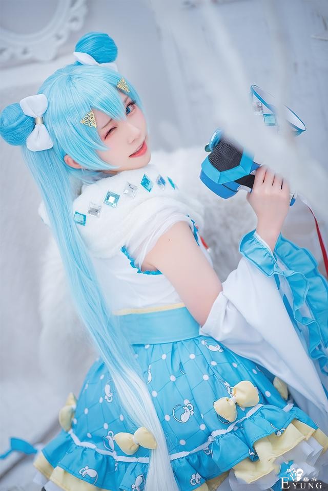 三组国人漂亮妹子COS的人气虚拟偶像角色“初音未来”！十分养眼-7.jpg