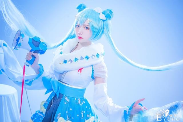 三组国人漂亮妹子COS的人气虚拟偶像角色“初音未来”！十分养眼-18.jpg