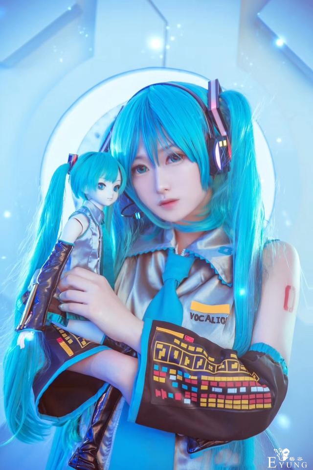 三组国人漂亮妹子COS的人气虚拟偶像角色“初音未来”！十分养眼-22.jpg