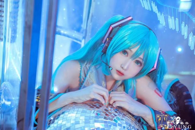 三组国人漂亮妹子COS的人气虚拟偶像角色“初音未来”！十分养眼-27.jpg