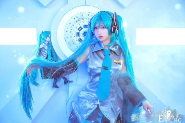 三组国人漂亮妹子COS的人气虚拟偶像角色“初音未来”！十分养眼-28.jpg