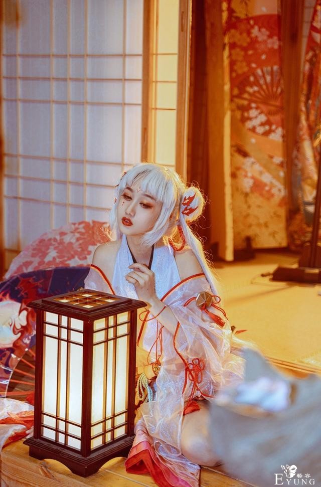 绝美不知火cos，面若桃花娇嗔侧卧，不要有了紧那罗就忘了阿离哦-1.jpg