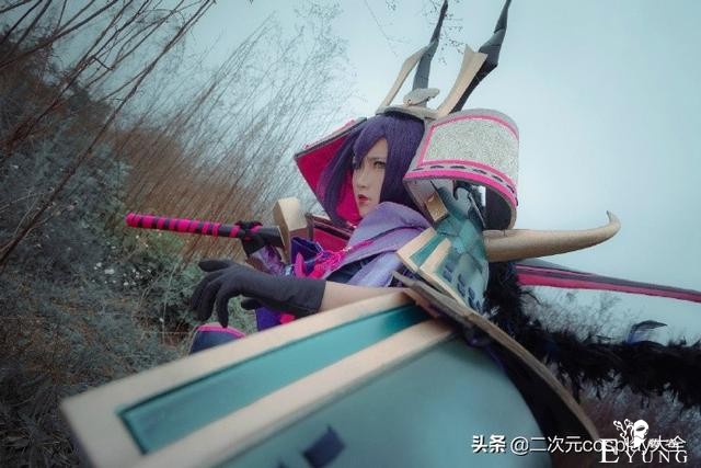 《阴阳师》妖刀姬觉醒cos，女神与武士盔甲的碰撞，美丽且帅气-5.jpg