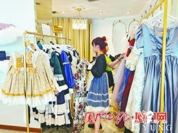 换装体验馆现身鹭岛 备受80后90后女性追捧-1.jpg