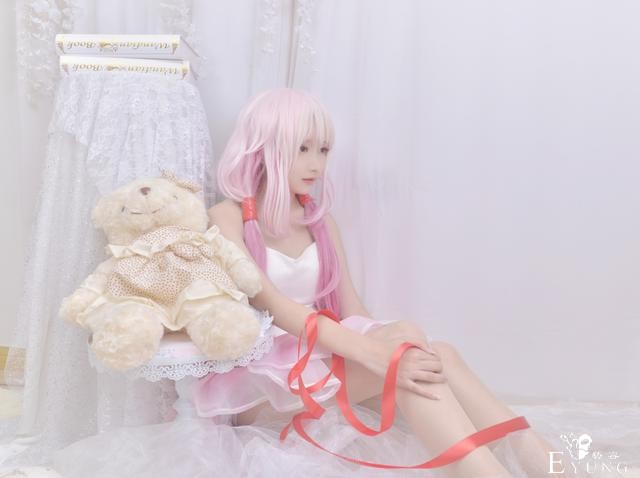 cosplay大长腿的小姐姐二次元美女！喷血登场-1.jpg