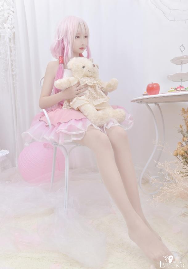 cosplay大长腿的小姐姐二次元美女！喷血登场-8.jpg