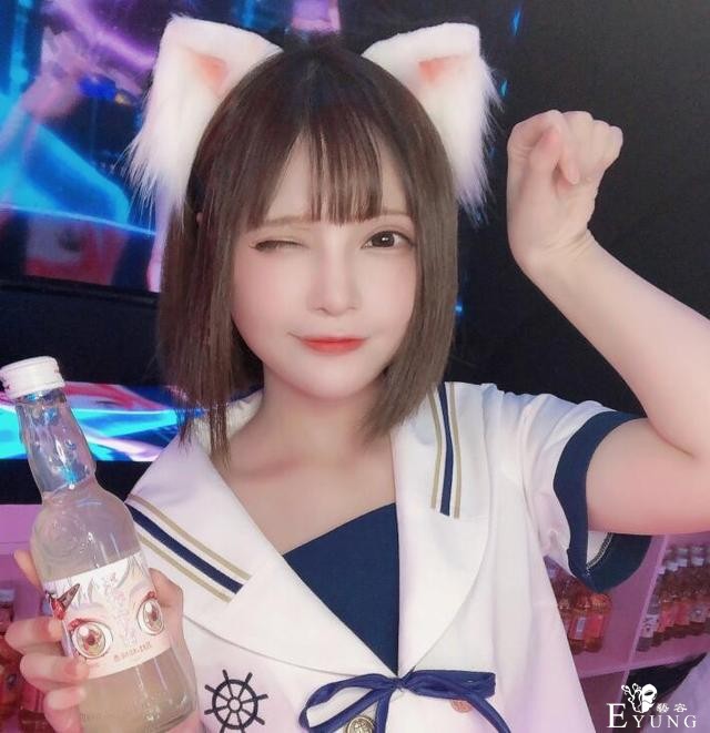 CJ的SG休息时是什么样？依然一排“腿精”，却有人悄悄脱了鞋-7.jpg