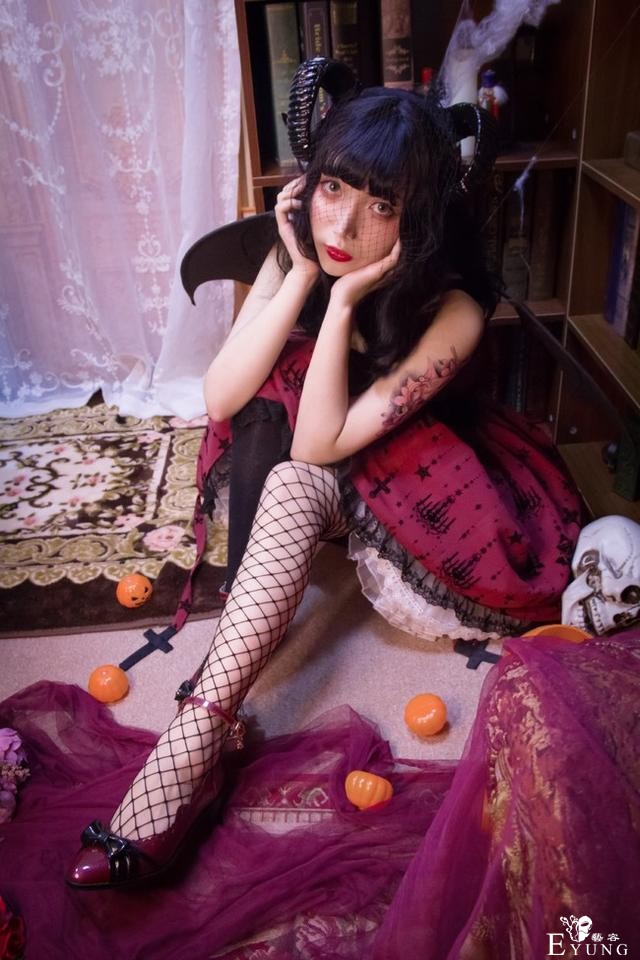 小恶魔cos小姐姐，你这个系列我好像看过-4.jpg