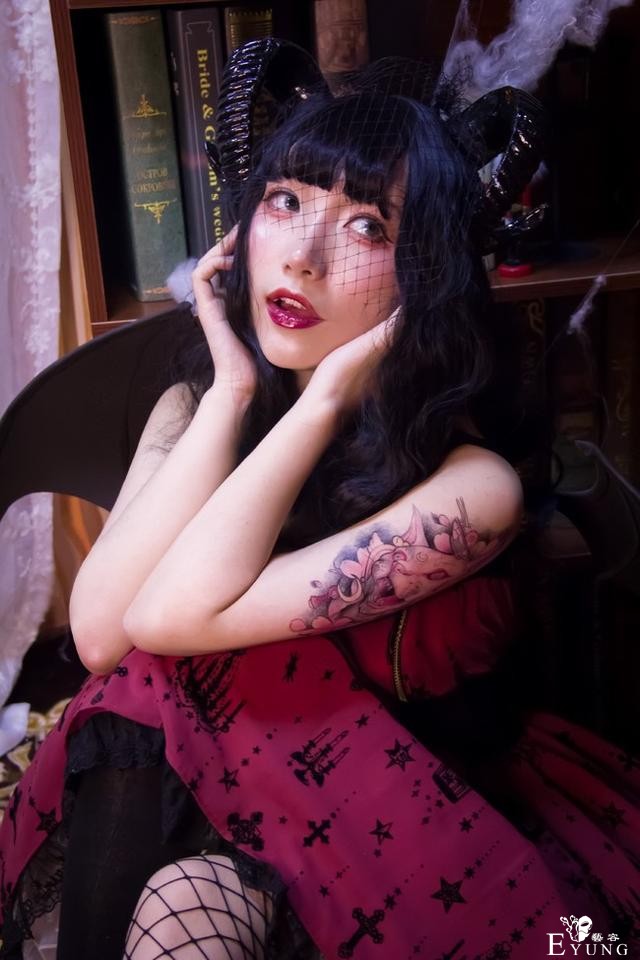 小恶魔cos小姐姐，你这个系列我好像看过-5.jpg