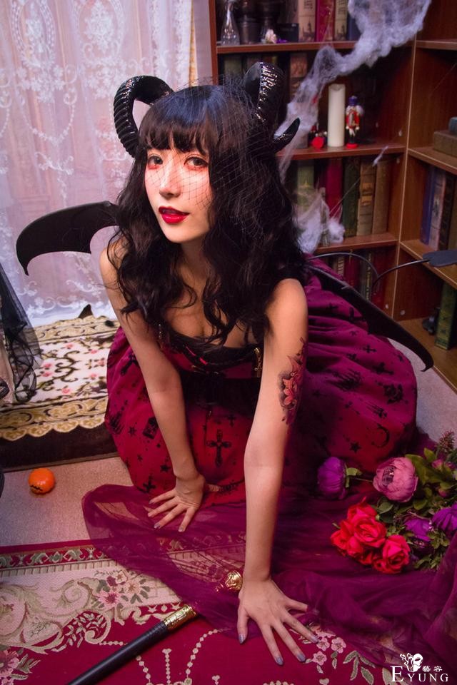 小恶魔cos小姐姐，你这个系列我好像看过-11.jpg