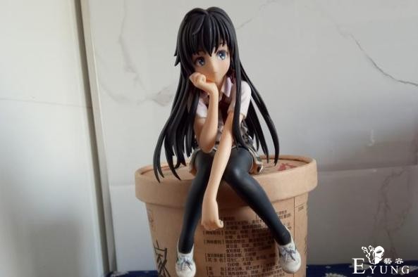 动漫大佬们晒收藏，拿手办压泡面，你看看谁的更香？-1.jpg