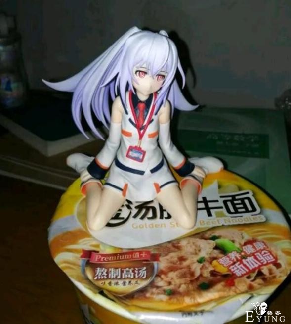 动漫大佬们晒收藏，拿手办压泡面，你看看谁的更香？-3.jpg
