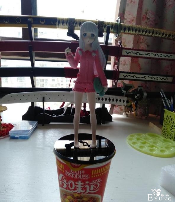 动漫大佬们晒收藏，拿手办压泡面，你看看谁的更香？-4.jpg