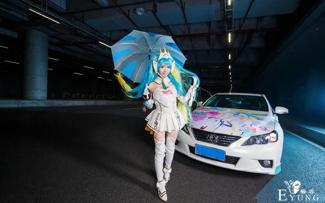 初音未来cos没想到吧，初音修起车来也毫不含糊-2.jpg