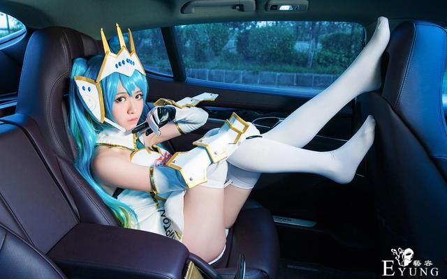 初音未来cos没想到吧，初音修起车来也毫不含糊-3.jpg