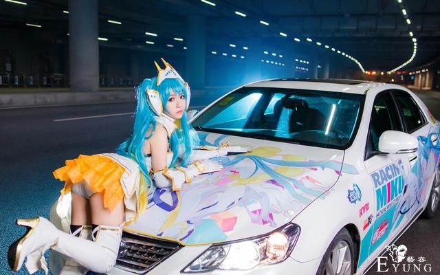 初音未来cos没想到吧，初音修起车来也毫不含糊-5.jpg
