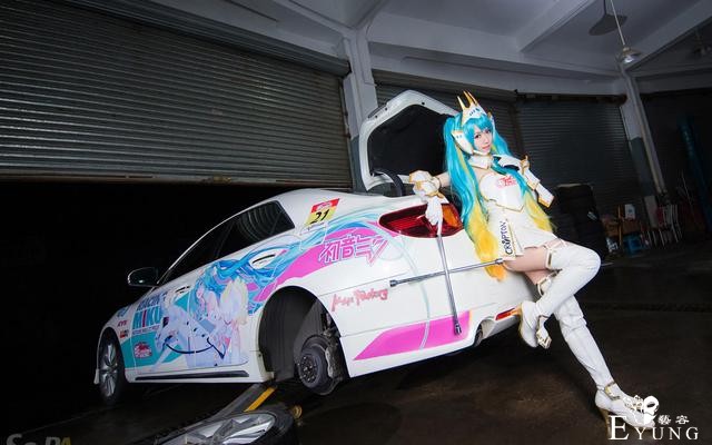 初音未来cos没想到吧，初音修起车来也毫不含糊-10.jpg