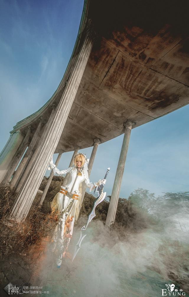 花嫁尼禄Nero cos穿婚纱脖上挂把锁啥节奏-4.jpg