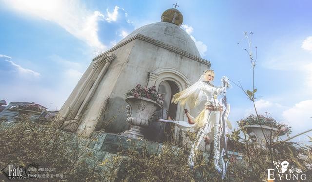 花嫁尼禄Nero cos穿婚纱脖上挂把锁啥节奏-10.jpg