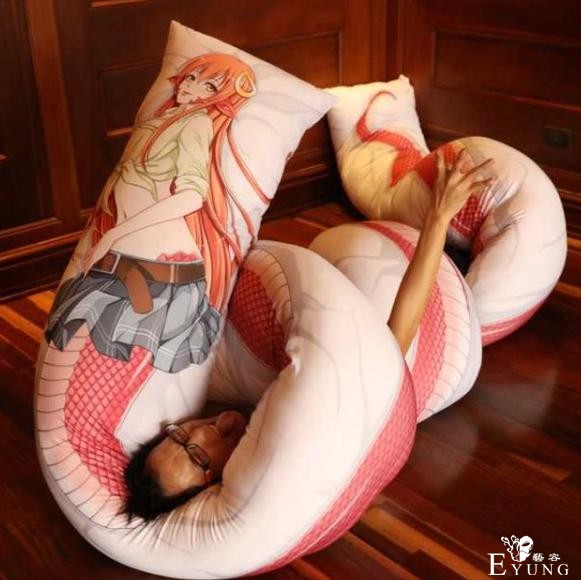网友晒奇葩抱枕，7米长的不算啥，还有美少女化身表情包-1.jpg