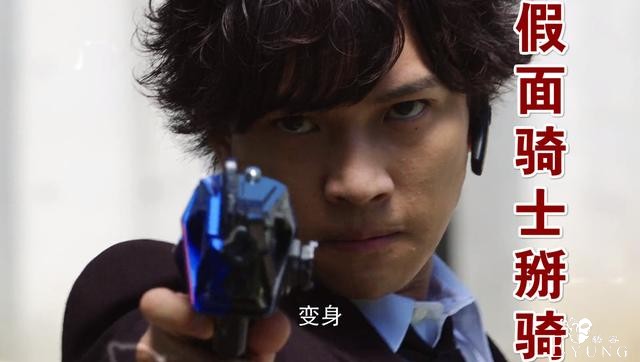 假面骑士01“吃瘪狼”变身赏析，双头狼跳出，喷气收尾全是套路-1.jpg