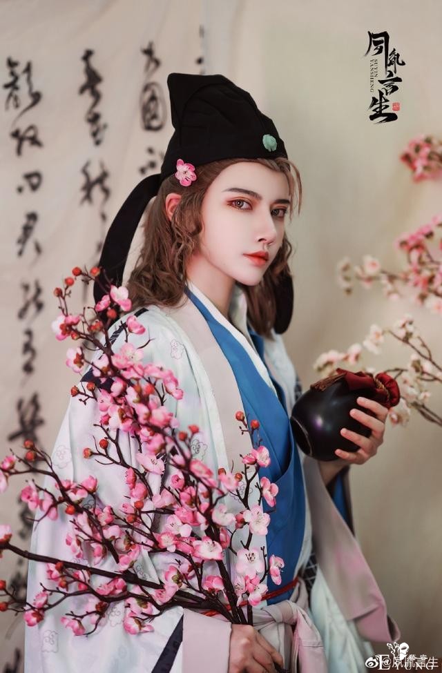 《江南百景图》唐伯虎cos，翩翩公子温润如玉，一眼就心动-3.jpg