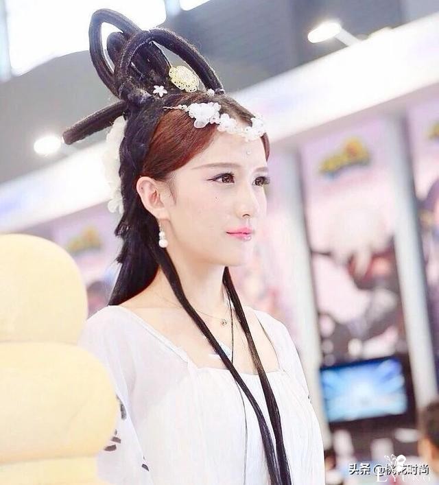 最美伪娘，穿上一袭白裙，比女人还有魅力，是怎么做到的？-6.jpg