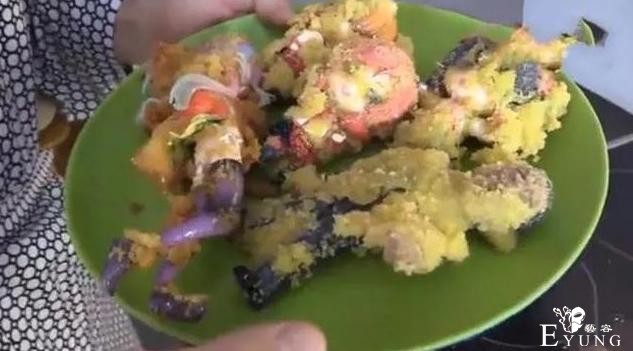 拿手办泡面已经不新鲜了，“丧心病狂”的大佬已经用手办装食物了-7.jpg
